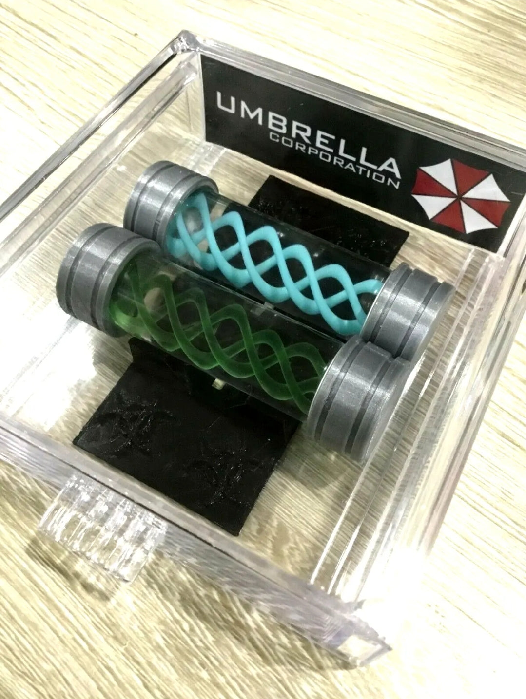 Resident Evil Umbrella Corporation T-Virus Prop & Antidote With Display Case